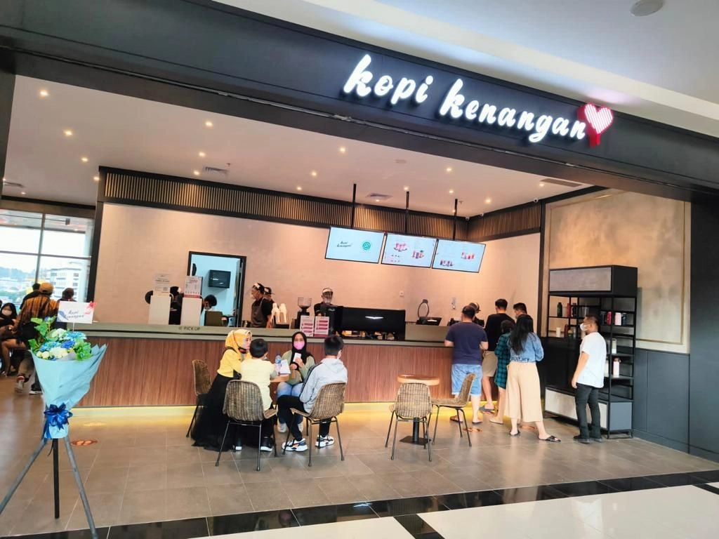 Santai di DAPPHUBS: Rahasia Kopi dan Kenangan di Jantung Cilacap
